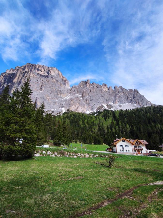 Pian Schiavaneis B&B Apartament Canazei Exteriör bild